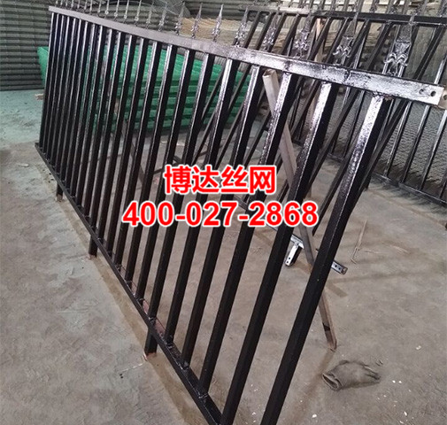 圍欄四周環境有嚴重的酸堿煙霧要如何處