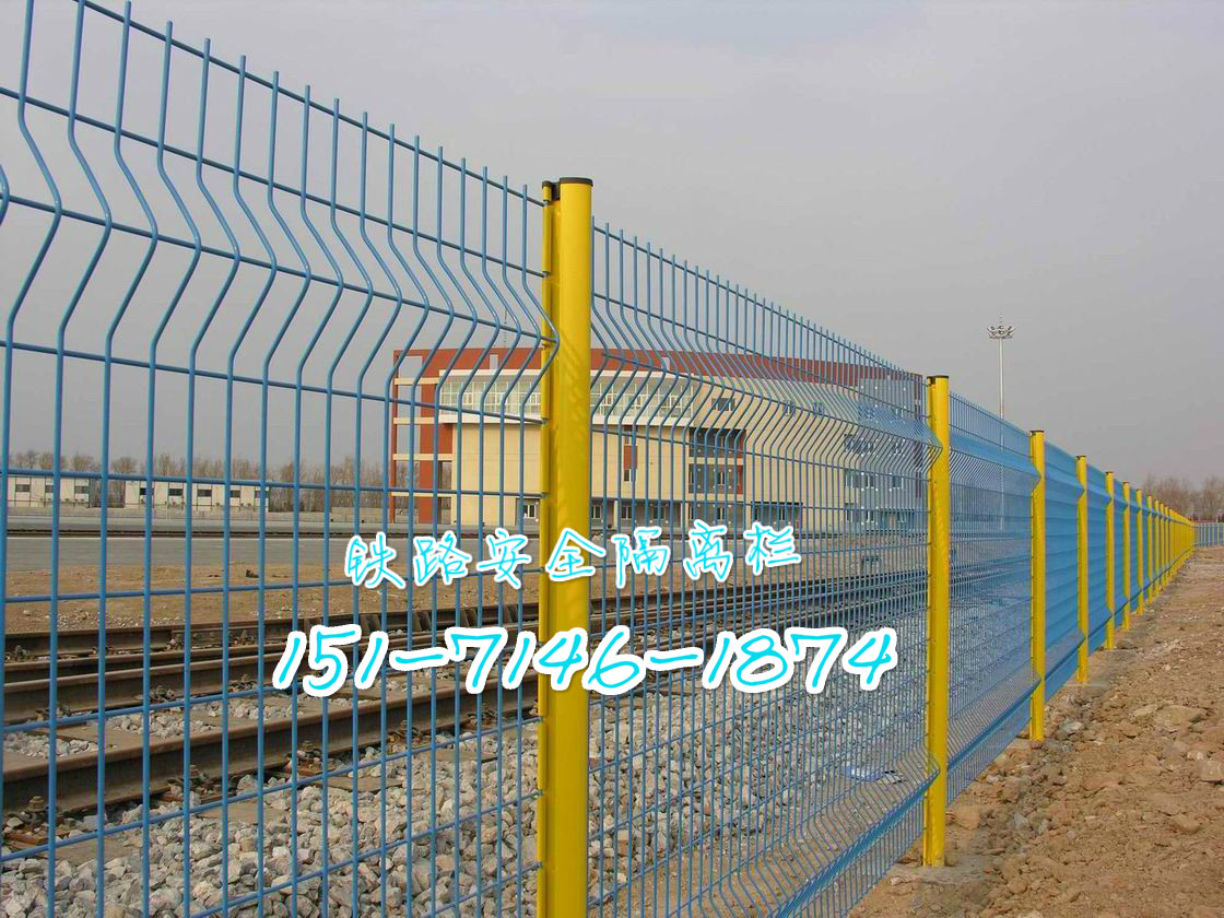 <b>問：別墅小區(qū)用哪種隔離既能起到防護(hù)又</b>