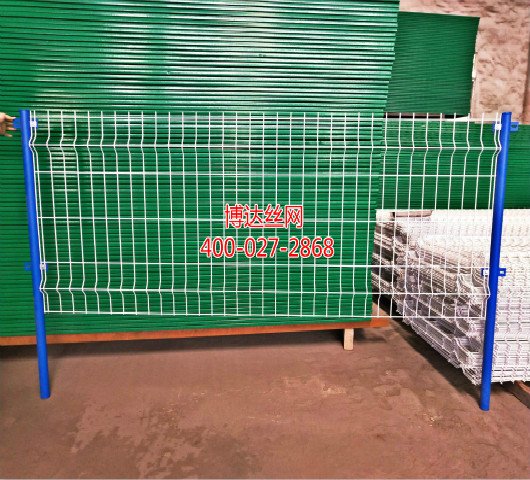 <b>問：高速公路護欄板的體系原理是什么？</b>