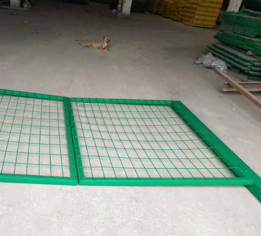 <b>武漢護欄廠家講解不同護欄的區別</b>